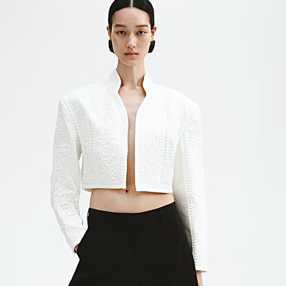 H&M STUDIO COLLECTION SPRING 2026
LINEN-BLEND BOLERO WHITE JACKET - Picture 6 of 10